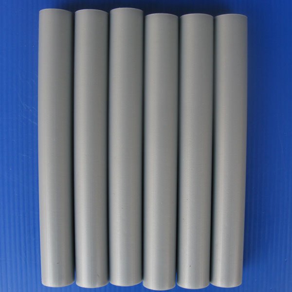 銀灰色拉管